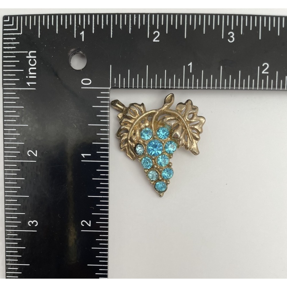 Vintage Grape Brooch Blue Cluster Figural Pin - Picture 4 of 5